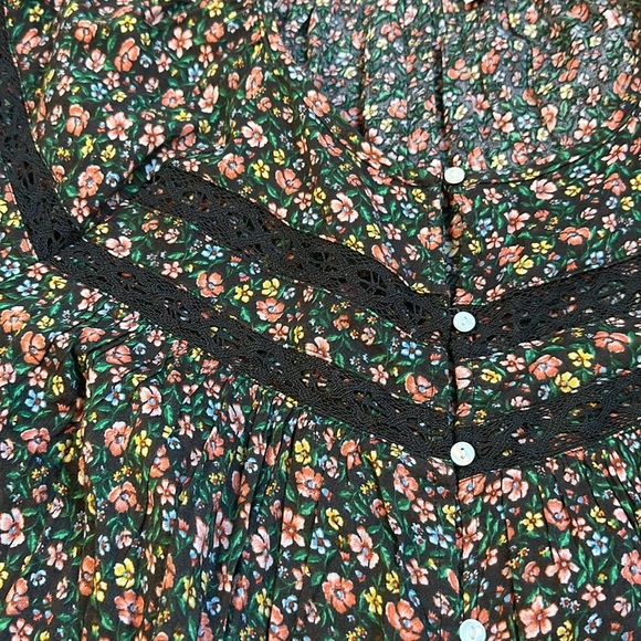Old Navy Dark Floral and Lace Peasant Top XL - Picture 4 of 6